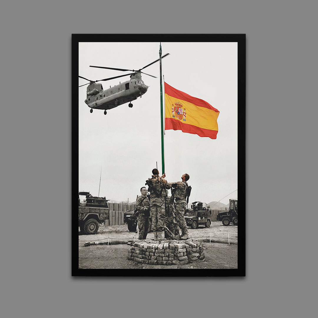 ALZANDO BANDERA ESPAÑA | PÓSTER